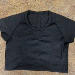 Swiftly Tech short sleeve
